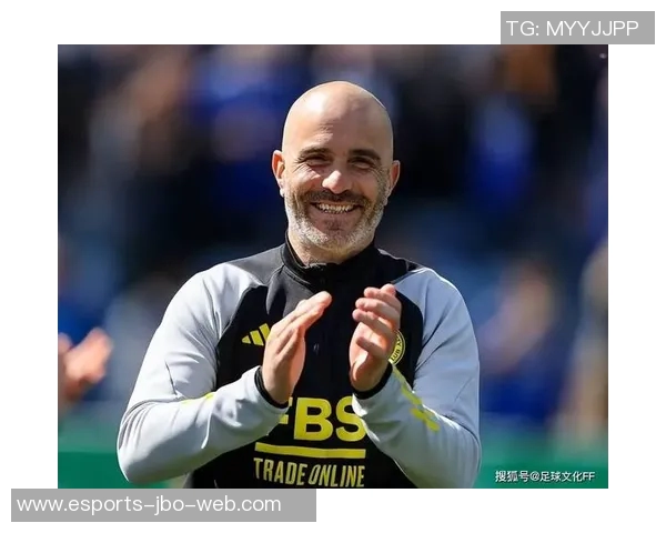 从足球球星手机看运动与时尚生活方式的完美结合