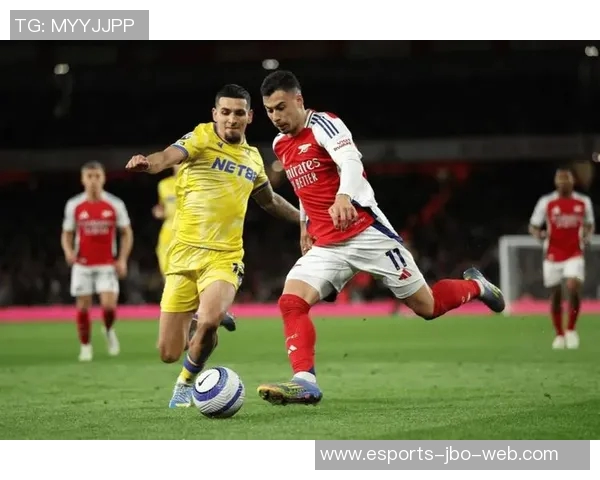 足球巨星巅峰对决 球场上谁才是王者之选 足球巨星巅峰对决 球场上谁才是王者之选