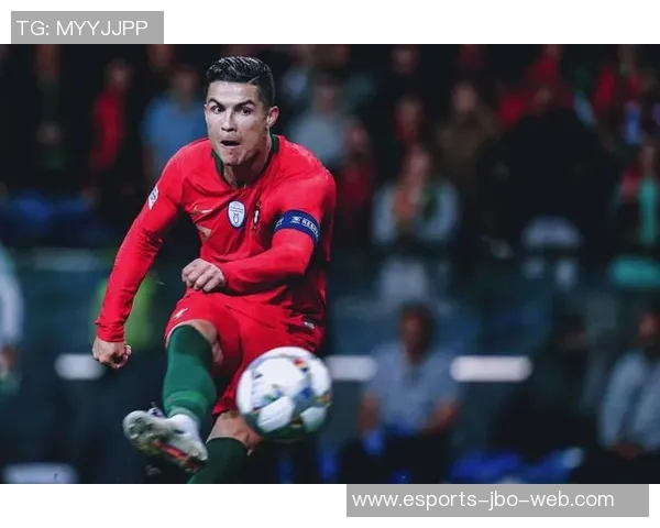 震撼!足球巨星进场瞬间全程回顾,感受赛场激情与荣耀的碰撞 震撼!足球巨星进场瞬间全程回顾,感受赛场激情与荣耀的碰撞